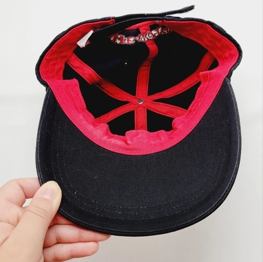 Alice and Wonderland queen of hearts Disney‎ black and red hat